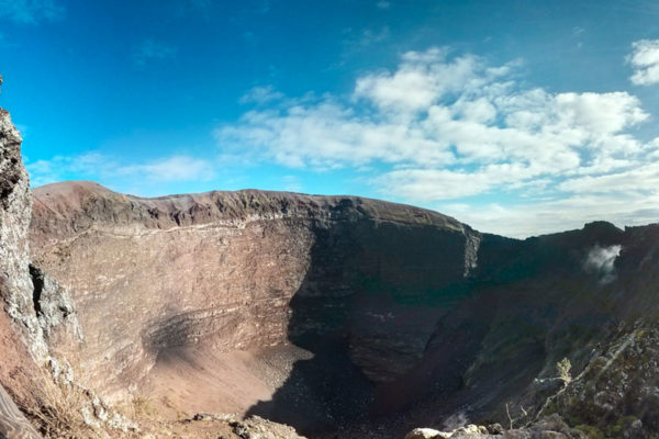 excursions-vesuvius-in-bus